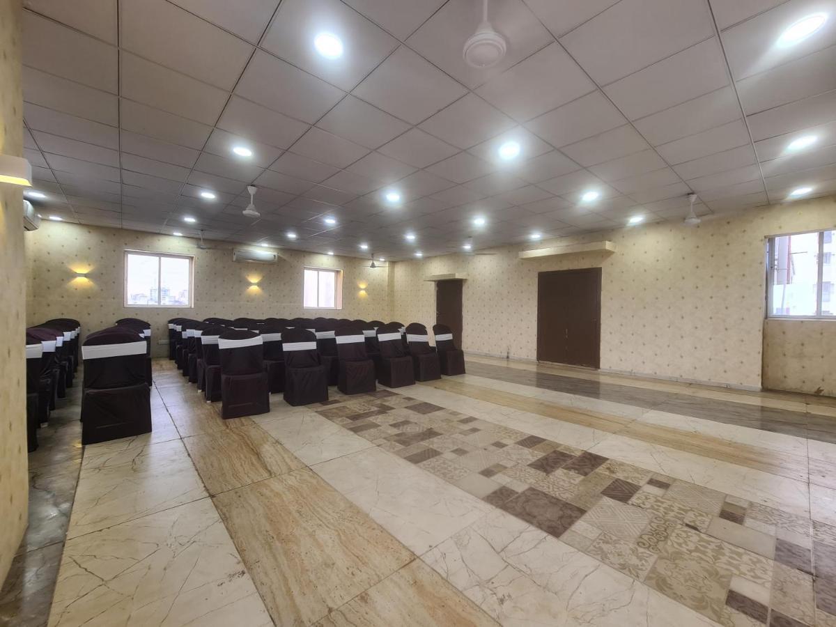 Hotel Nova Pride Rajkot Luaran gambar