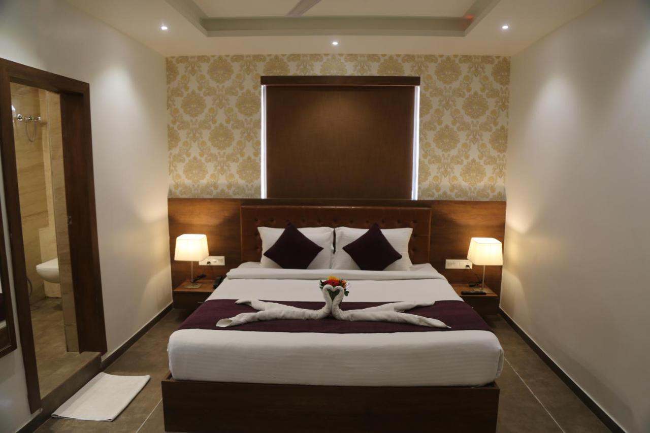 Hotel Nova Pride Rajkot Luaran gambar