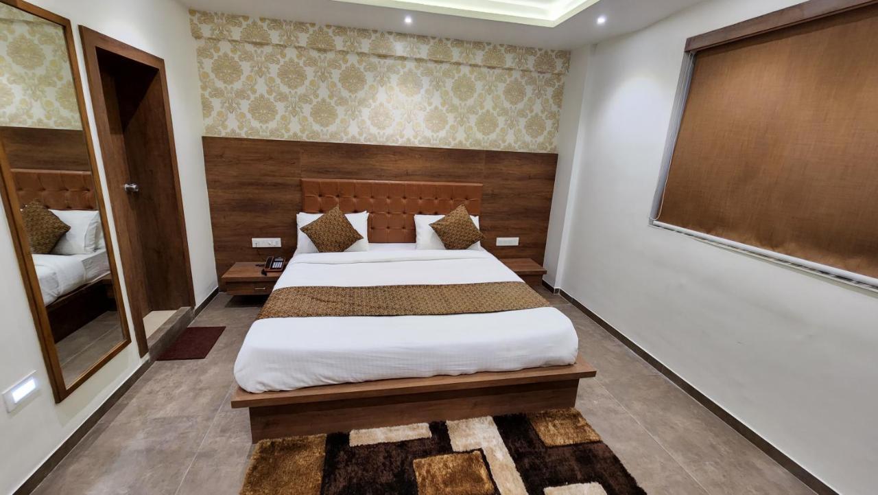Hotel Nova Pride Rajkot Luaran gambar