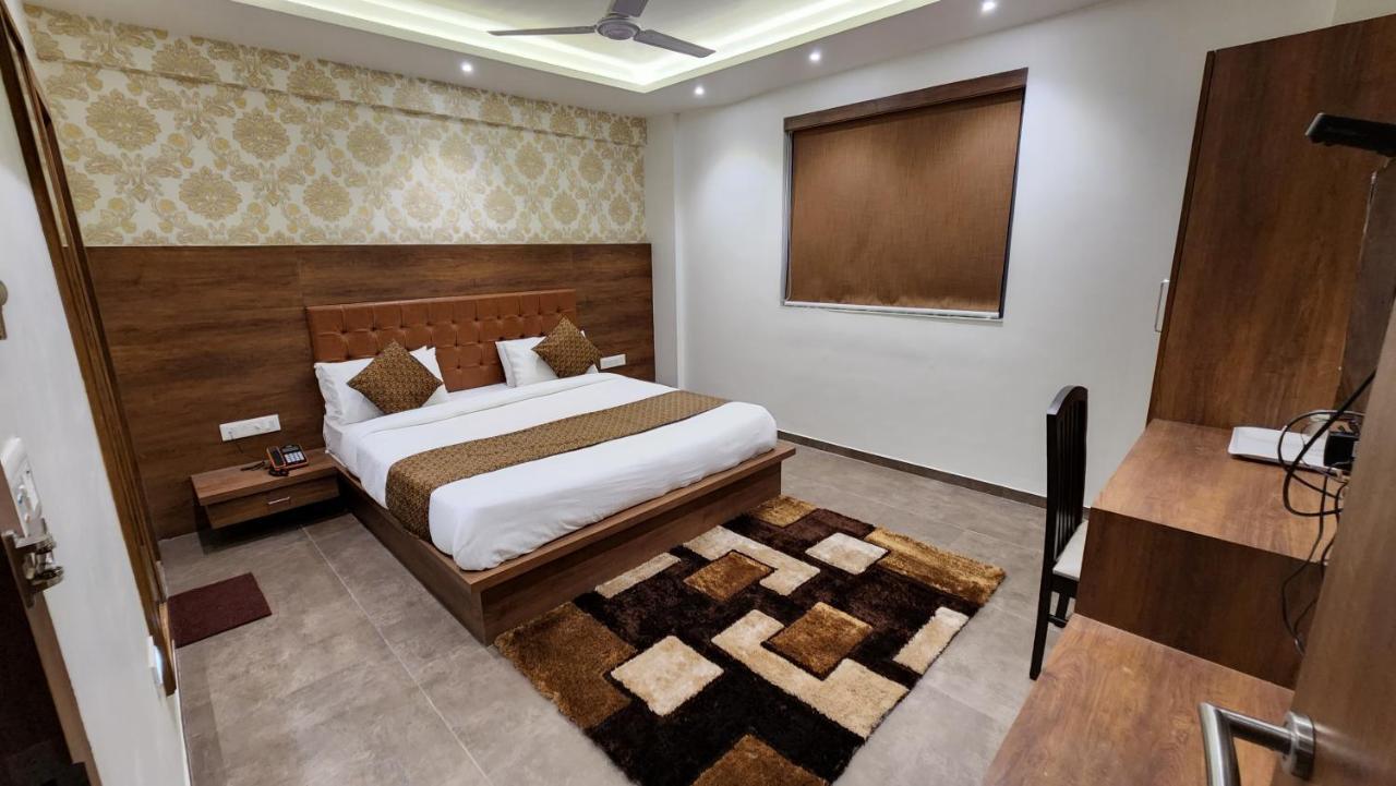 Hotel Nova Pride Rajkot Luaran gambar
