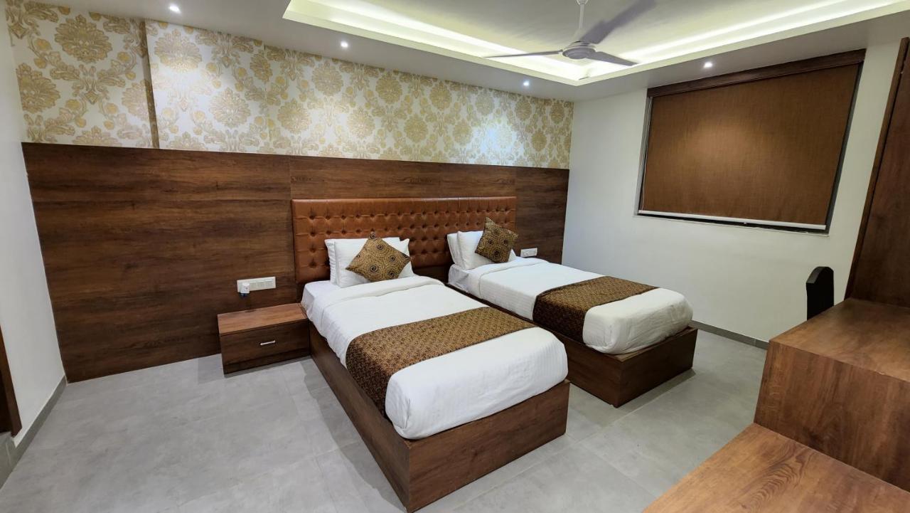 Hotel Nova Pride Rajkot Luaran gambar