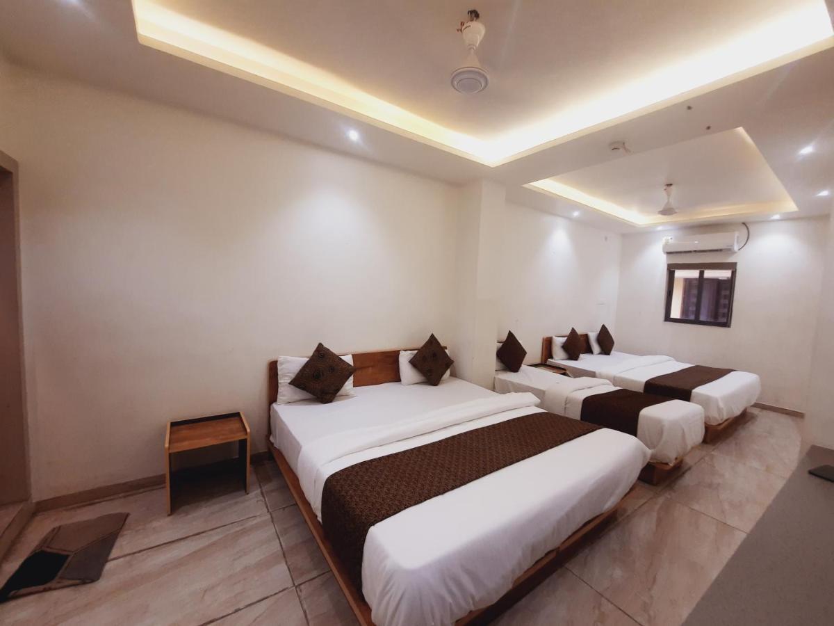 Hotel Nova Pride Rajkot Luaran gambar