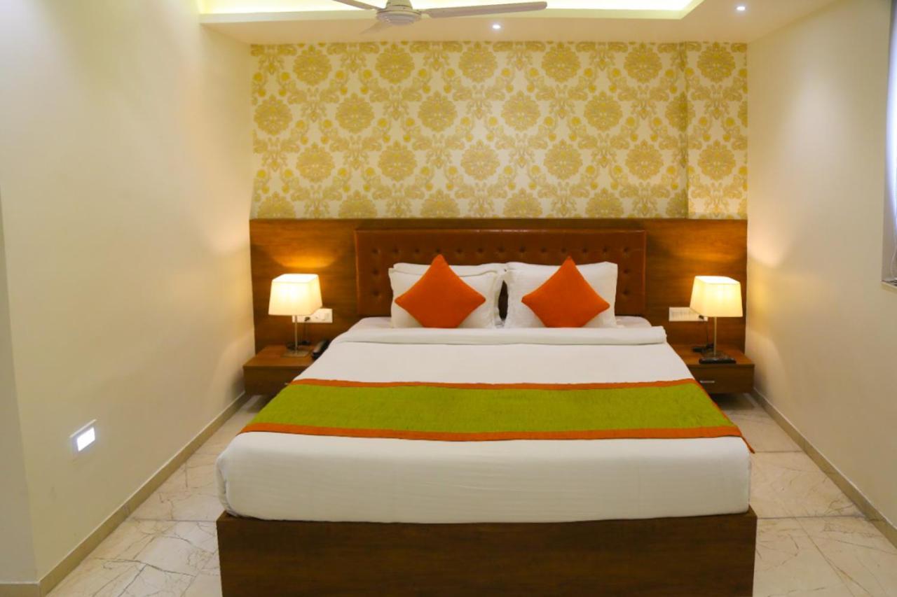 Hotel Nova Pride Rajkot Luaran gambar