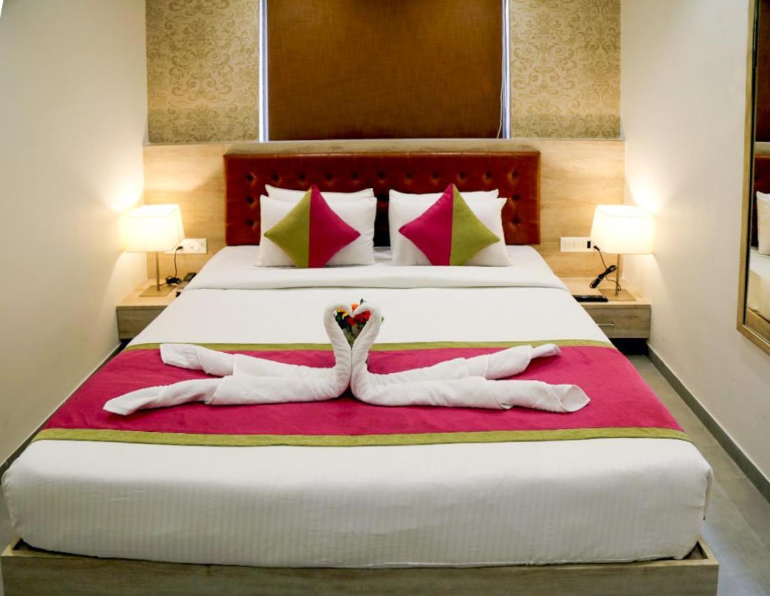 Hotel Nova Pride Rajkot Luaran gambar
