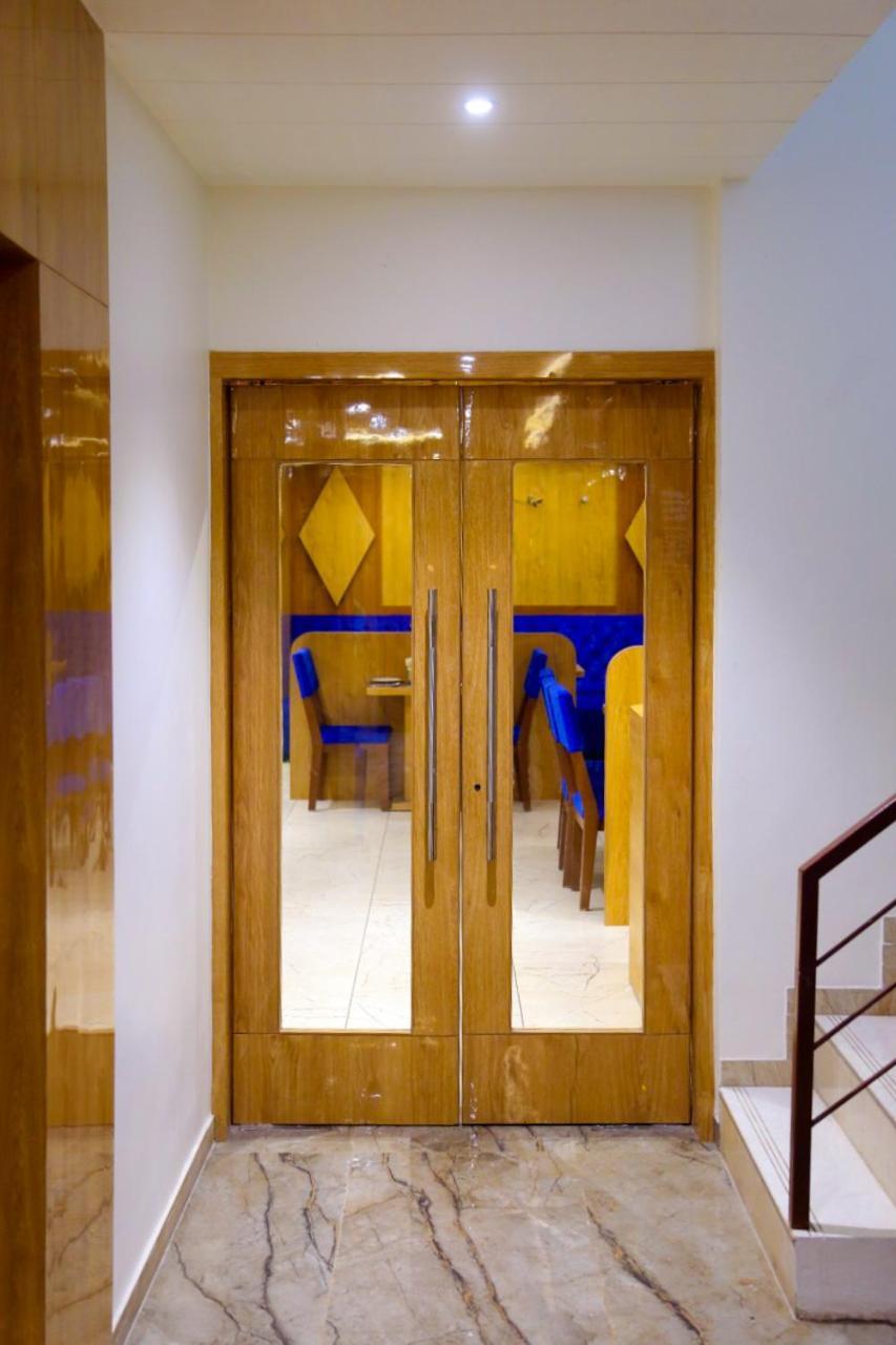 Hotel Nova Pride Rajkot Luaran gambar