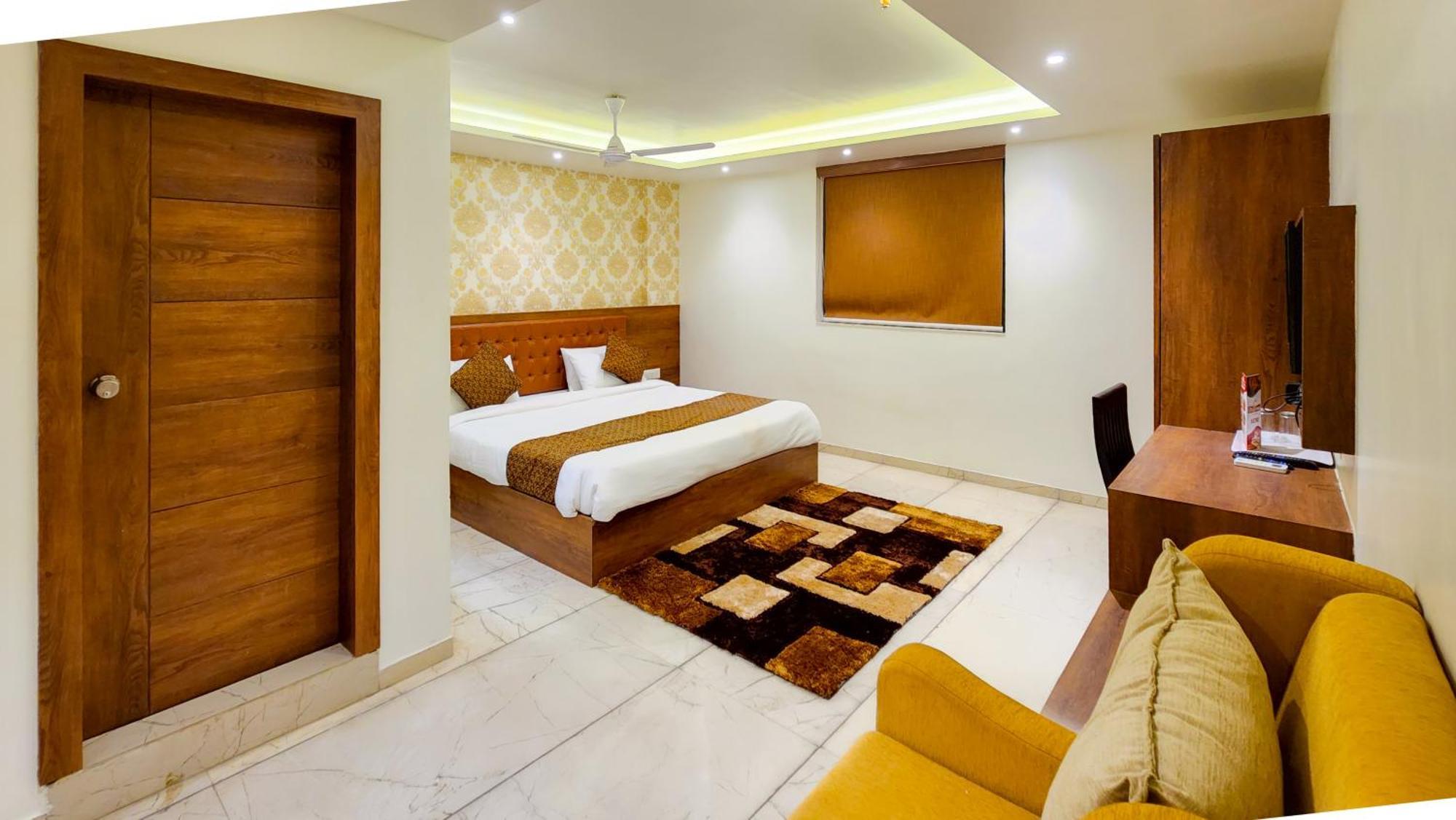 Hotel Nova Pride Rajkot Luaran gambar