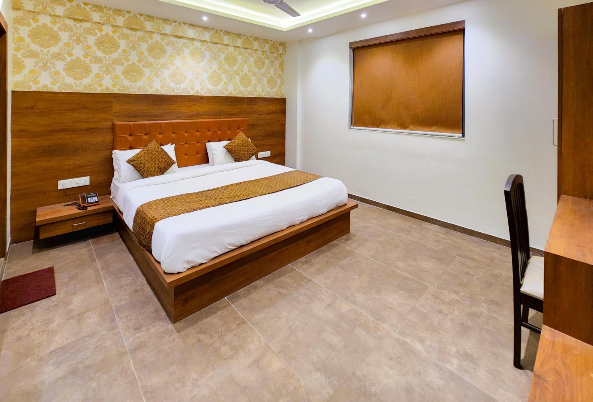 Hotel Nova Pride Rajkot Luaran gambar