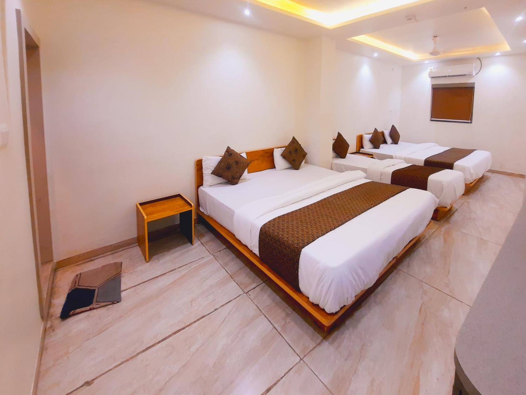 Hotel Nova Pride Rajkot Luaran gambar