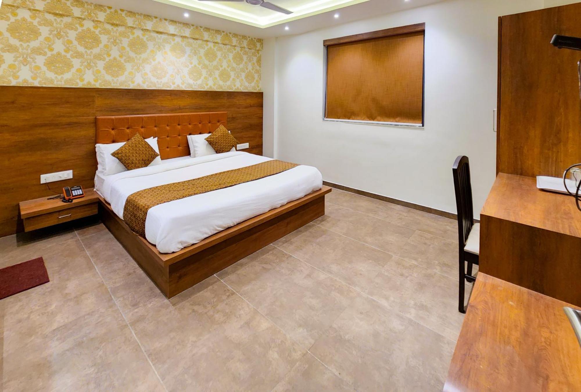 Hotel Nova Pride Rajkot Luaran gambar