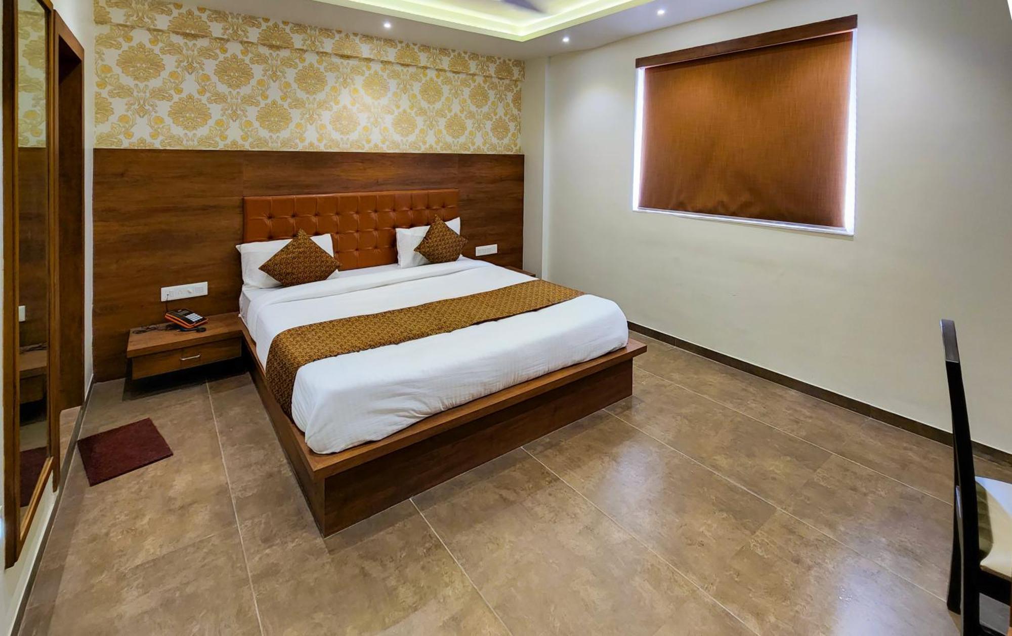 Hotel Nova Pride Rajkot Luaran gambar