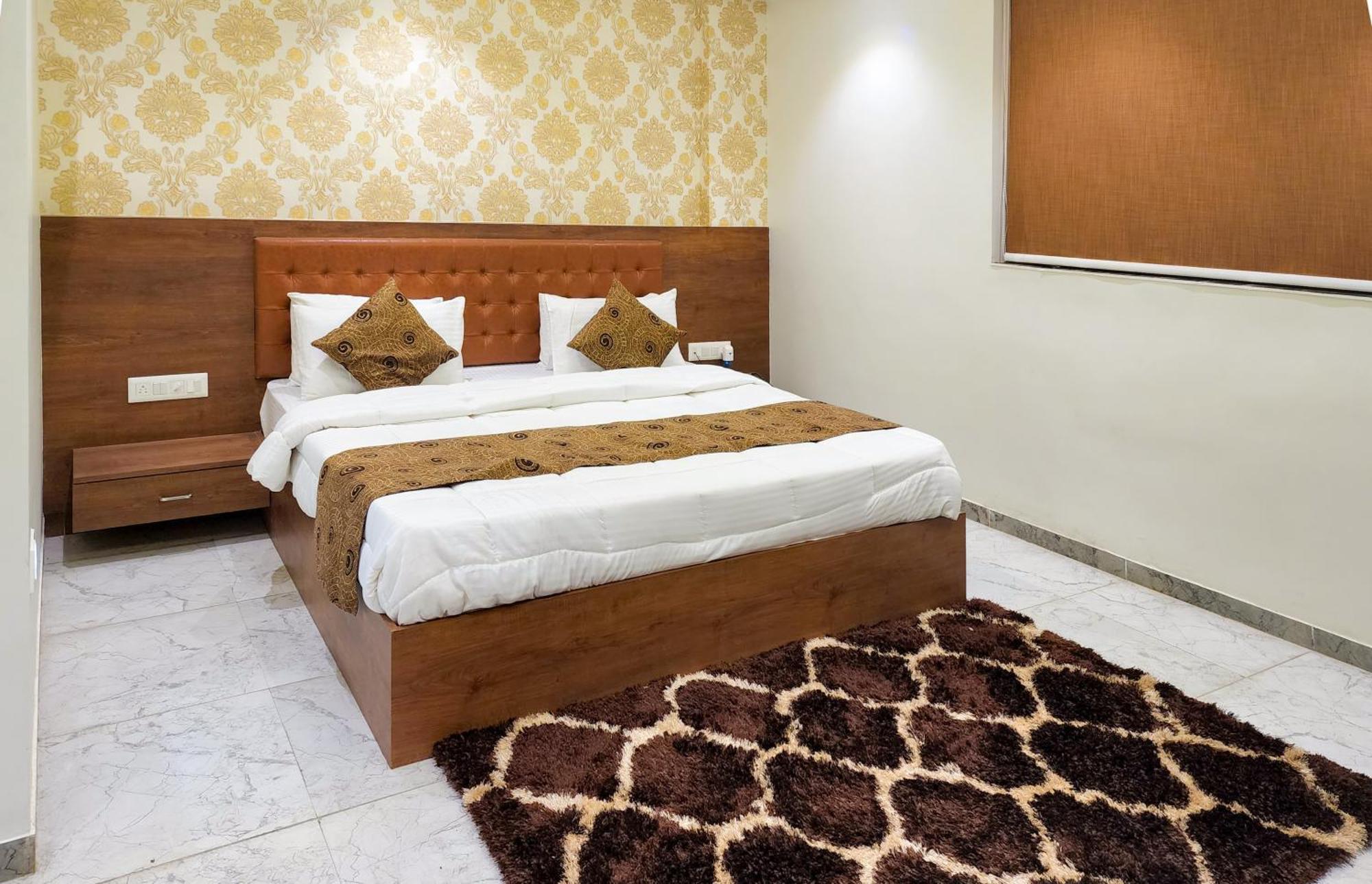 Hotel Nova Pride Rajkot Luaran gambar